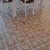 4 sedie in legno con tavolo 