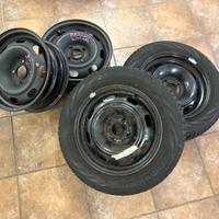 4 cerchi in ferro 6Jx15 4 fori usati su Citroen C3