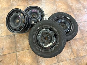 4 cerchi in ferro 6Jx15 4 fori usati su Citroen C3