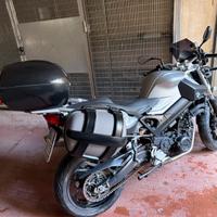 BMW F800R, 31.000 km con Borse Originali