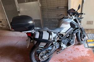 BMW F800R, 31.000 km con Borse Originali