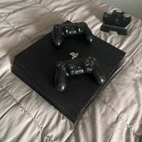 PS4 PRO + 2 controller e caricatore giochi a parte