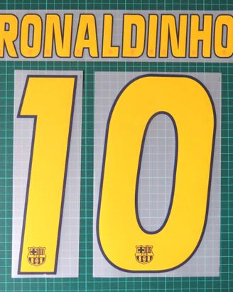 Nameset #10 RONALDINHO GAUCHO Barcellona 2005/2006