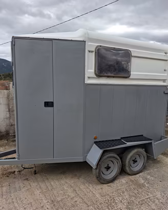 Trailer trasporto cavalli
