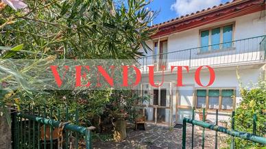 Villetta a schiera di 93 m² con più di 5 locali e 