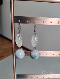 Orecchini pendenti con pietre 