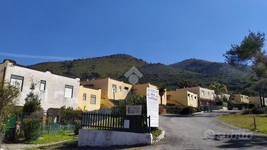 3 LOCALI A CAMEROTA