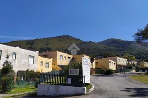 3 LOCALI A CAMEROTA