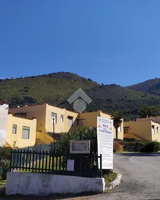 3 LOCALI A CAMEROTA