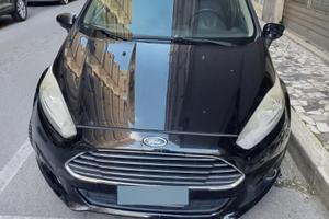 Auto ford fiesta