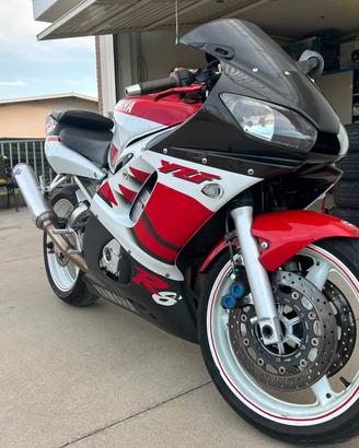 Yamaha yzf R6 600 IN TRATTATIVA