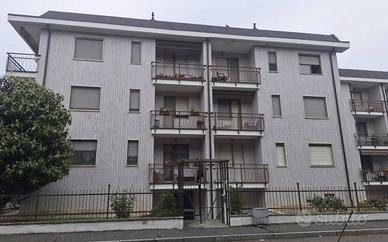 Immobile in asta di 243 m² con 3 locali e box auto