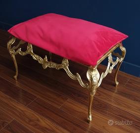 Panchetta dorata con cuscino in velluto