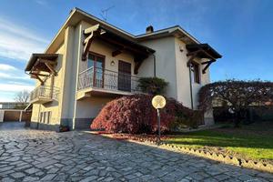 VIGEVANO CITTA': AMPIA VILLA SINGOLA CON GIARDINO