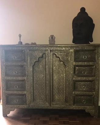 Credenza indiana artigianale – legno e metallo