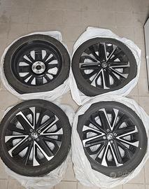 4 cerchi con gomme Invernali  x Toyota Aygo X