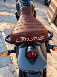 Fantic Caballero Scrambler 500 Deluxe.