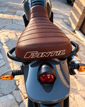 Fantic Caballero Scrambler 500 Deluxe.