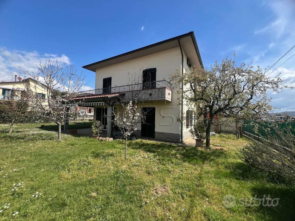 Appartamento di 250 m² con 4 locali e box auto a M - Vista 2