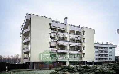 TRILOCALE PIANO ALTO CON TERRAZZO