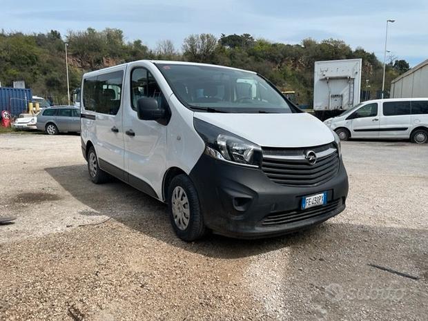 Opel vivaro 9 posti