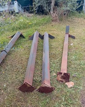 PALI IN FERRO  PER COPERTURE  TETTOIE   RECINZIONI