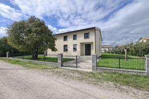 CASA INDIPENDENTE A ASSISI