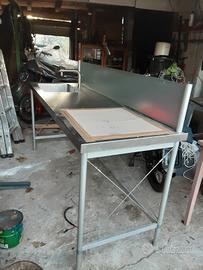 tavolo in acciaio inox