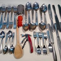 Set Posate Acciaio per 6 Persone + Utensili