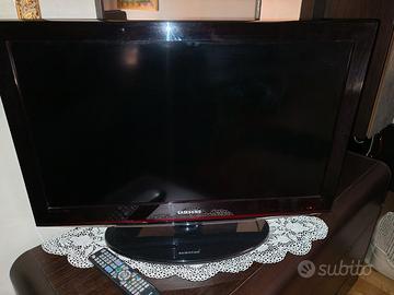 TV SAMSUNG 32 '  perfetto con il telecomando 