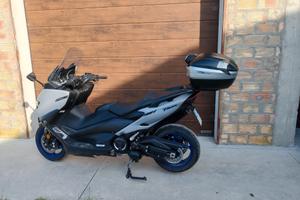Yamaha T Max 560