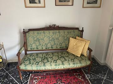Divano in stile liberty e due poltrone