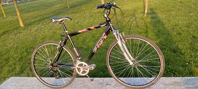 Ibrida Fausto Coppi Alluminio 28" 21V Altus