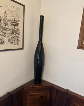 Vaso in ceramica nera Calligaris