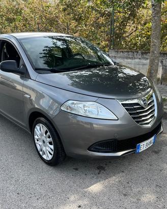Lancia Ypsilon 1.2 69cv GPL Ecochic Platinum 2013
