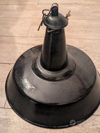 Lampadario industriale vintage 