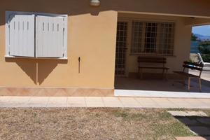 Dependence indipendente di villa al Circeo