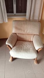 salotto due poltrone più divano a 3 posti 