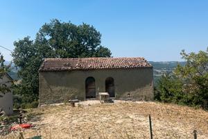 Rustico con annesso terreno