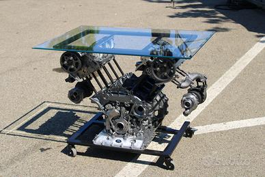 Tavolo motore v6 completo dissezionato