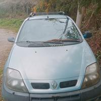 Automobile per pezzi di ricambio