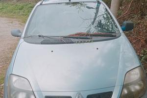 Automobile per pezzi di ricambio