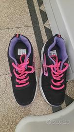 scarpe con rotelle pattini