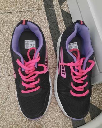 scarpe con rotelle pattini