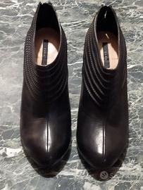 Ankle boots in pelle nera tacco alto stiletto Zara