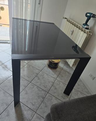 Tavolo in vetro allungabile