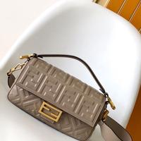 Borsa Fendi Baguette da donna a tracolla