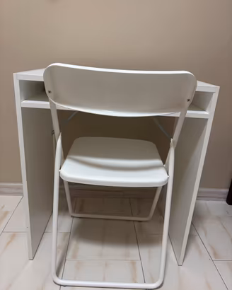 Scrivania piccola piu sedia