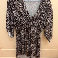 Vestito a tutina maculata corta