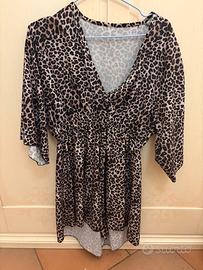 Vestito a tutina maculata corta